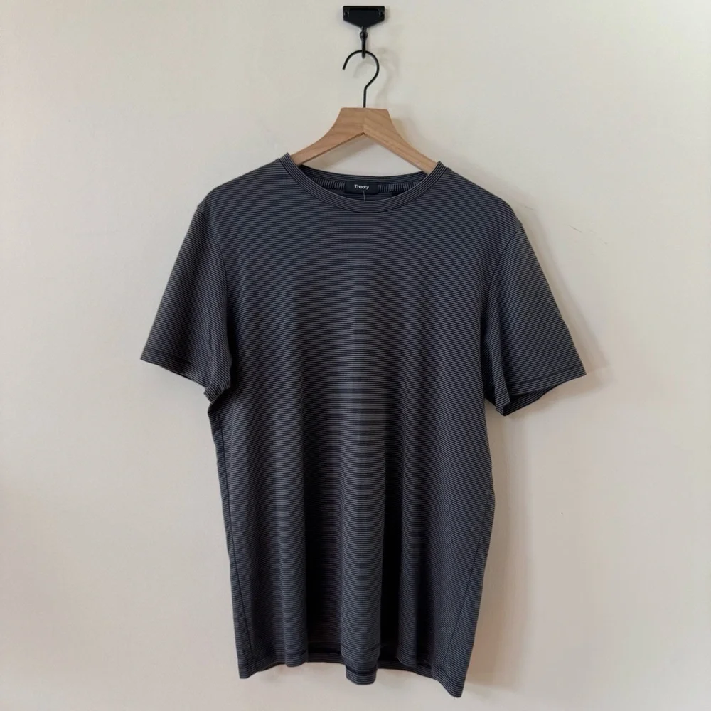 Theory striped tee — size large
